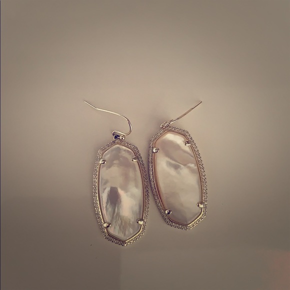 Kendra Scott Earrings - Picture 1 of 3